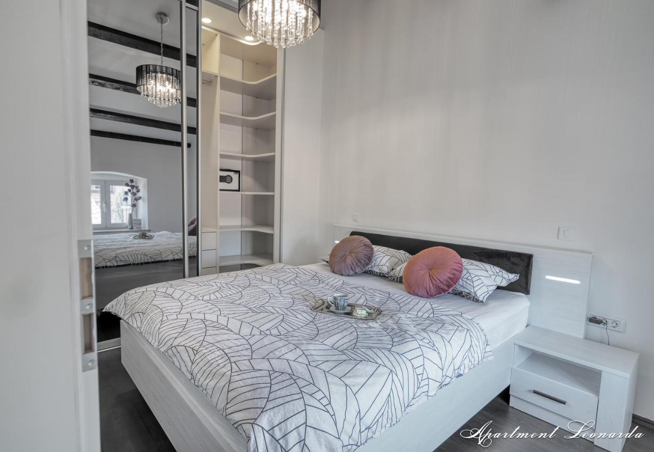 Penthouse Leonarda With Private Parking Apartment Pula Exterior photo